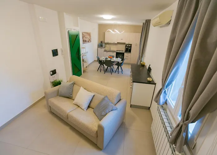 Almar - קרוטונה